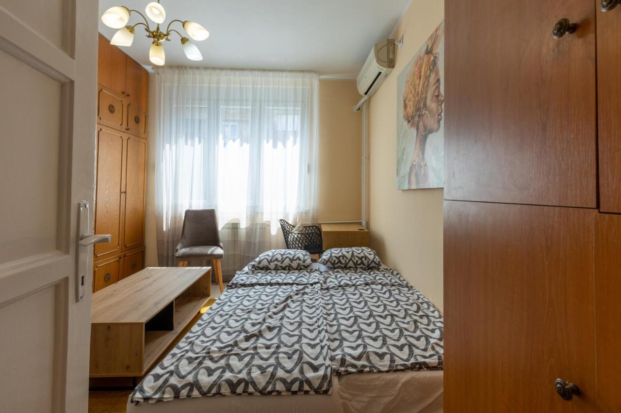Center Admiral Apartment